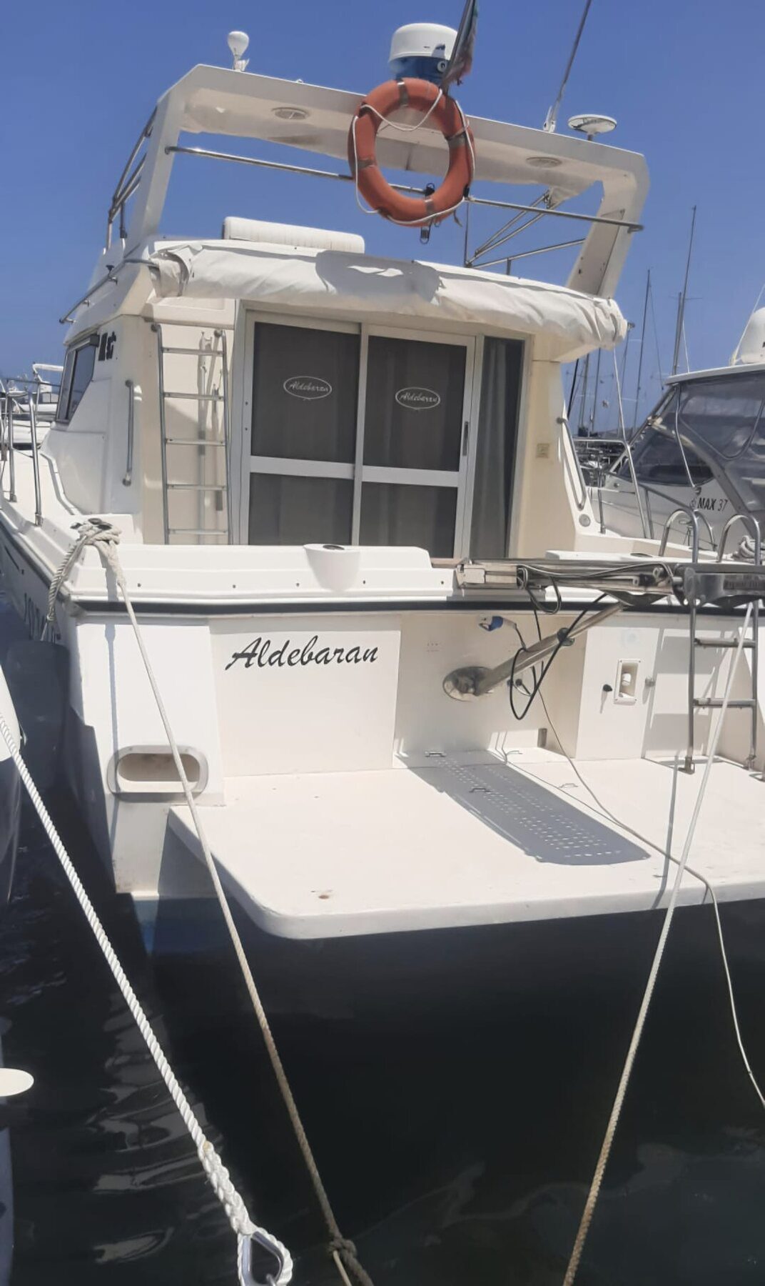 Azimut AZ 35 Fly Aldebaran - vista verticale di poppa