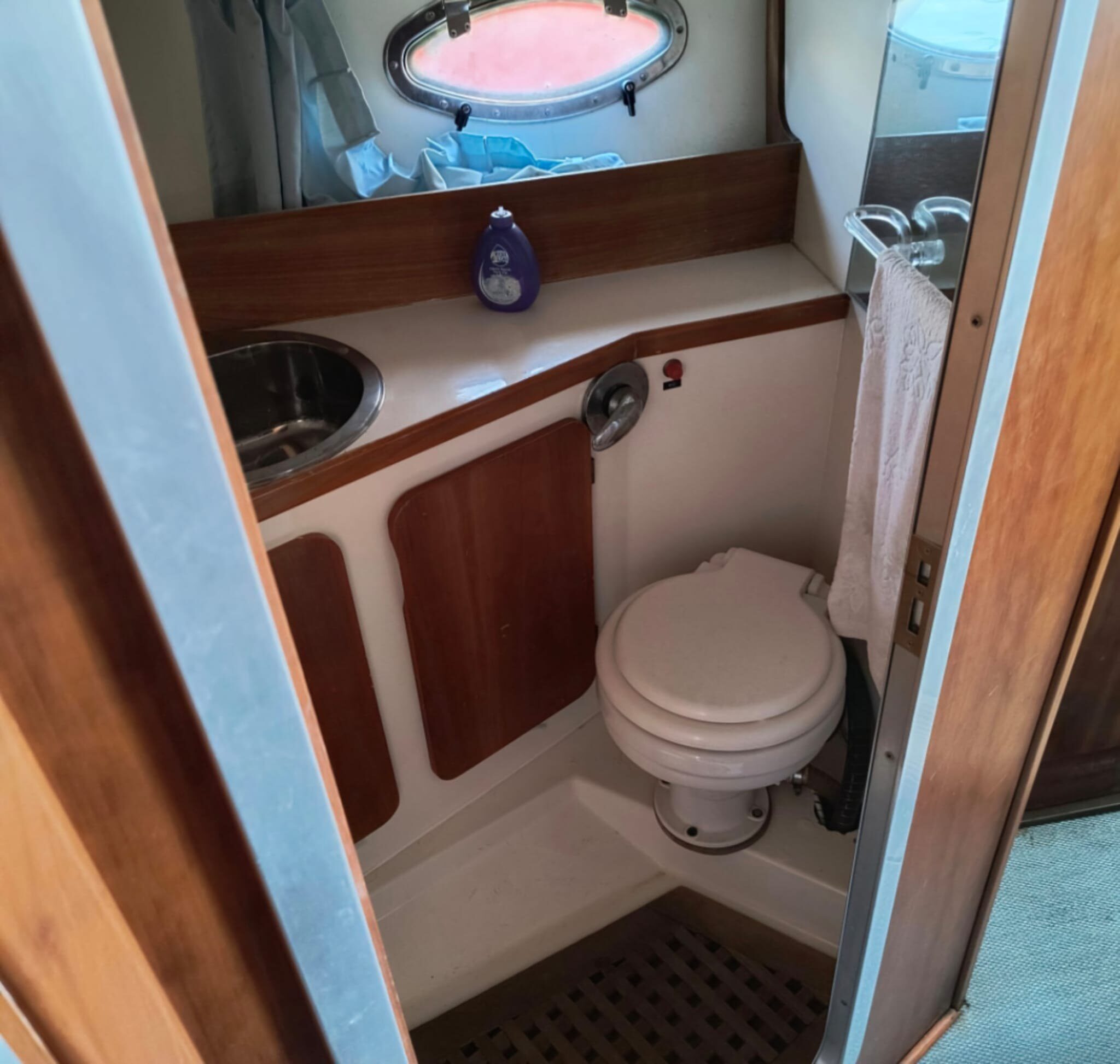 Azimut AZ 35 Fly Aldebaran - cabina con letto