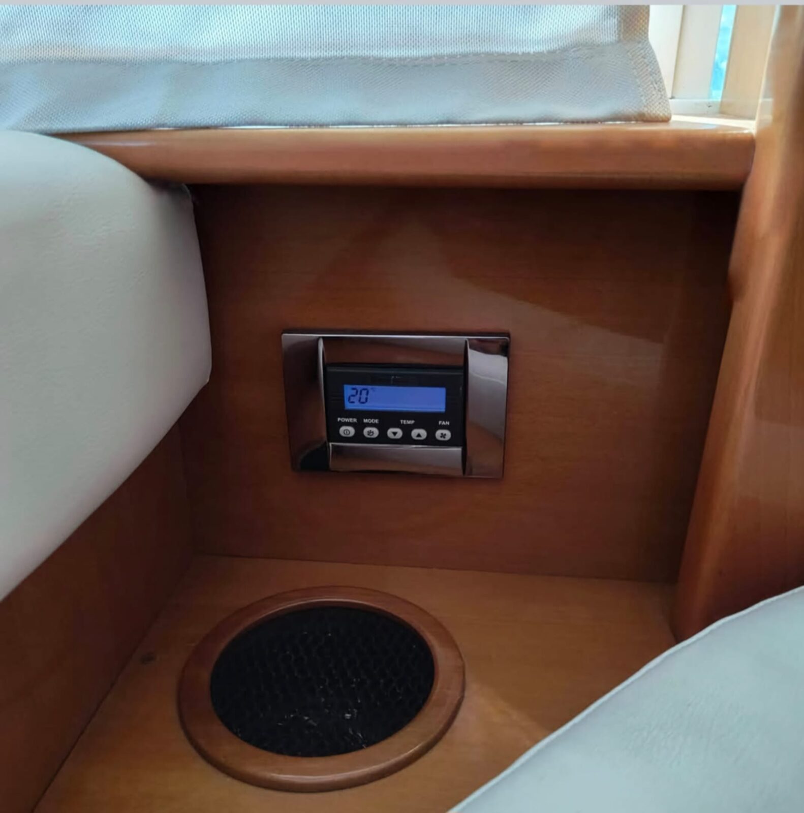 Beneteau Antares 13.80 - Comando della climatizzazione