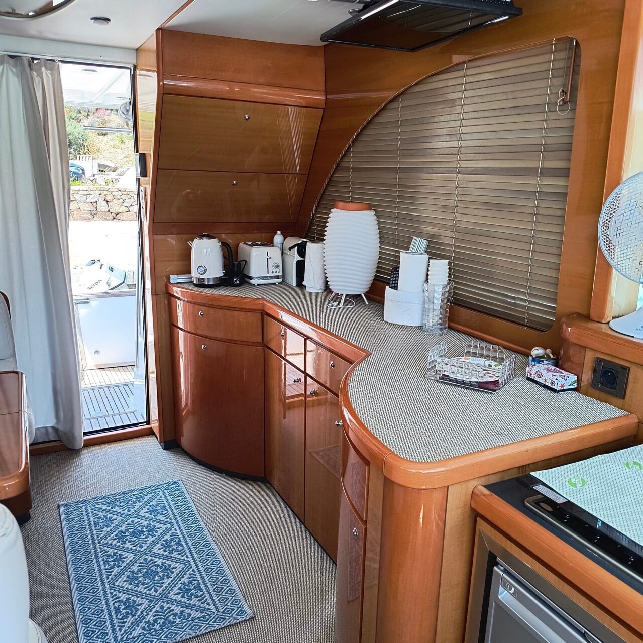 Beneteau Antares 13.80 - Cucina