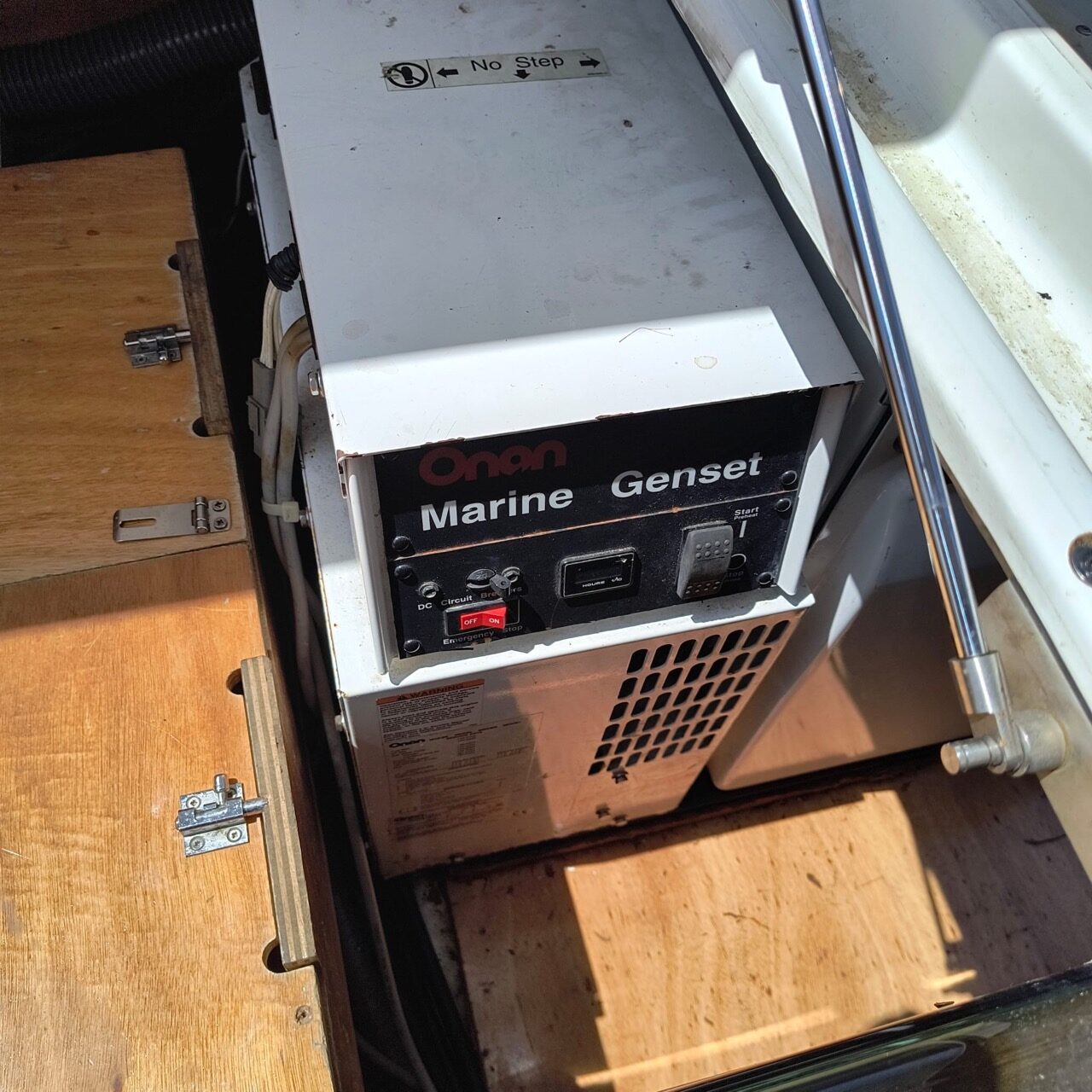 Beneteau Antares 13.80 - Generatore