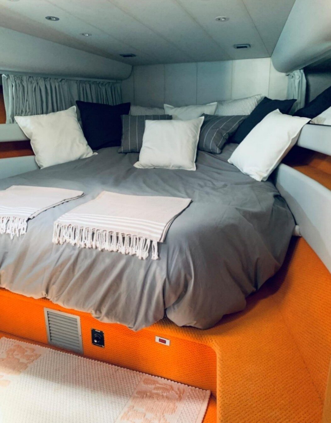 Cherokee 60 007 AA - Seconda Cabina
